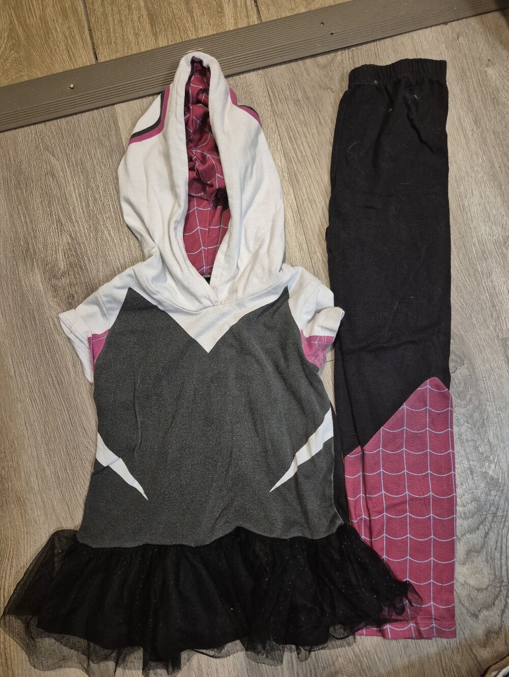 Girls 2pc Spider-Gwen Hooded Tutu Outfit - Picture 4 of 5